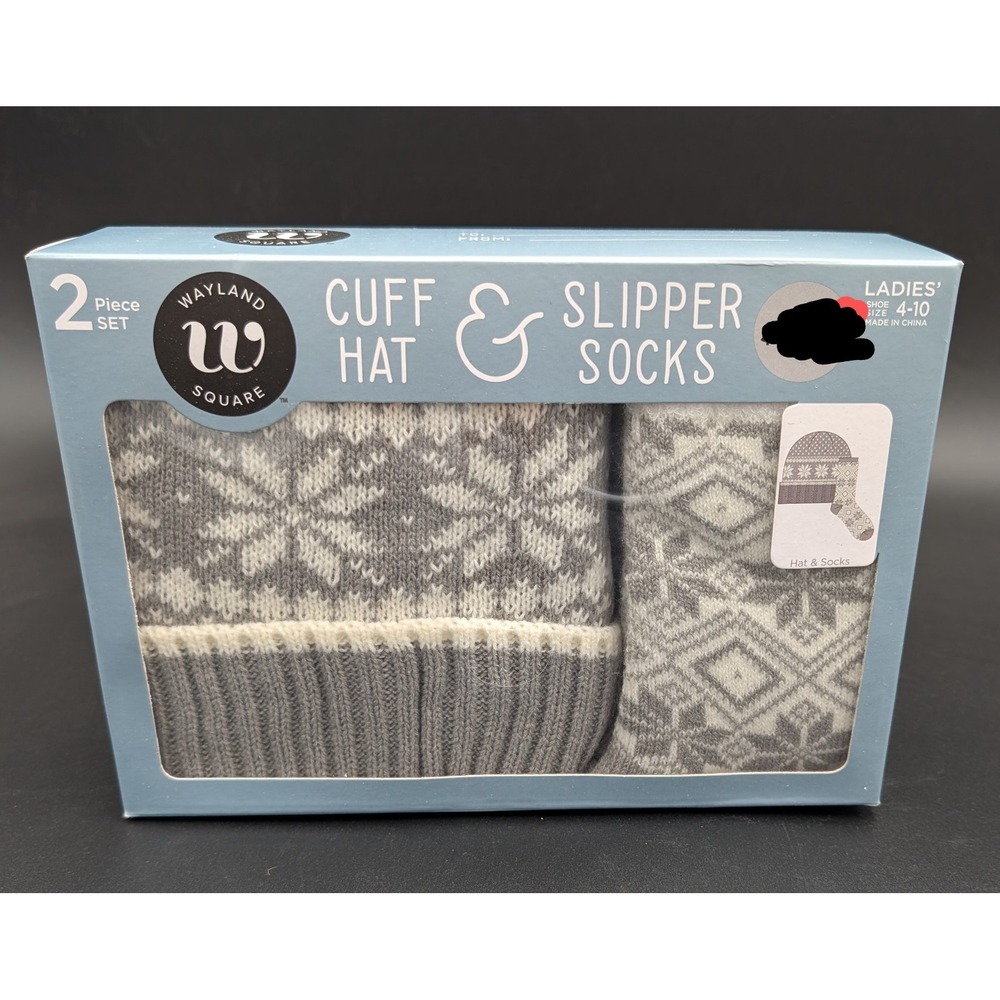 Wayland Square Cuff Hat & Slipper Socks Boxed Set Snowflake Design Women's 4-10